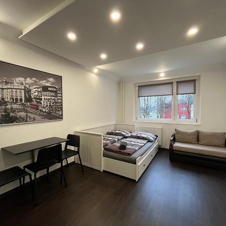 Apartment Charkovska Karlsbad Exterior foto